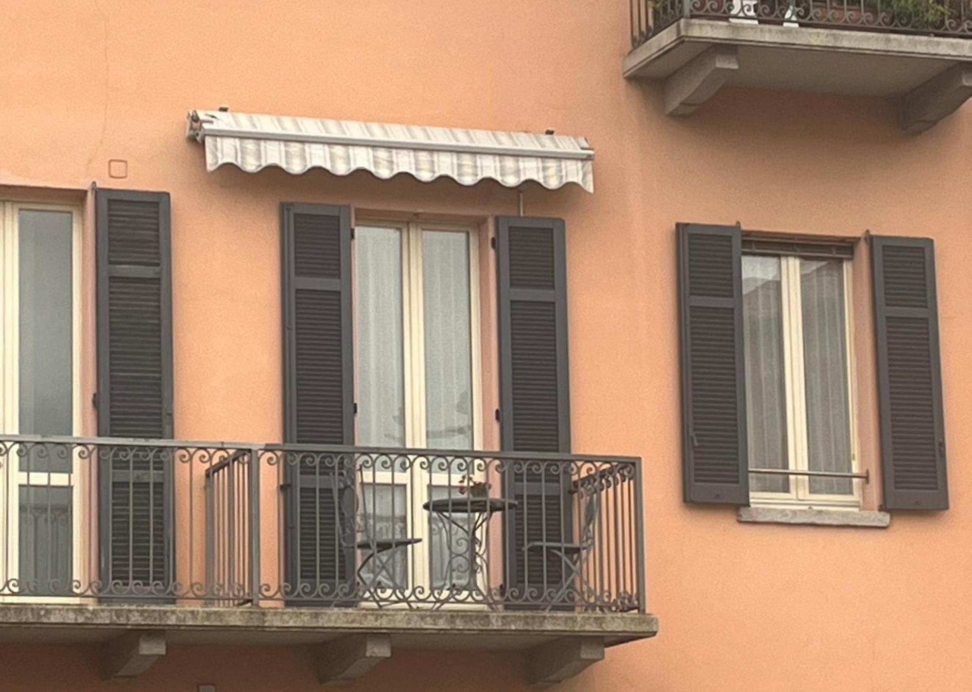 チェルノッビオ La Ca In Piazaヴィラ エクステリア 写真